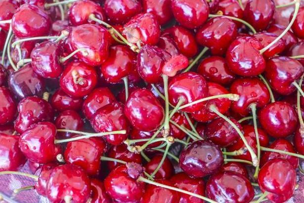 Ödeme karşı kiraz sapı çayı uyarısı; karaciğer yetmezliğine götürebilir