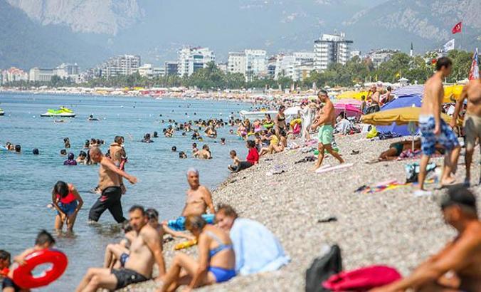 Antalya'da hava sıcaklığı 41 dereceyi gördü