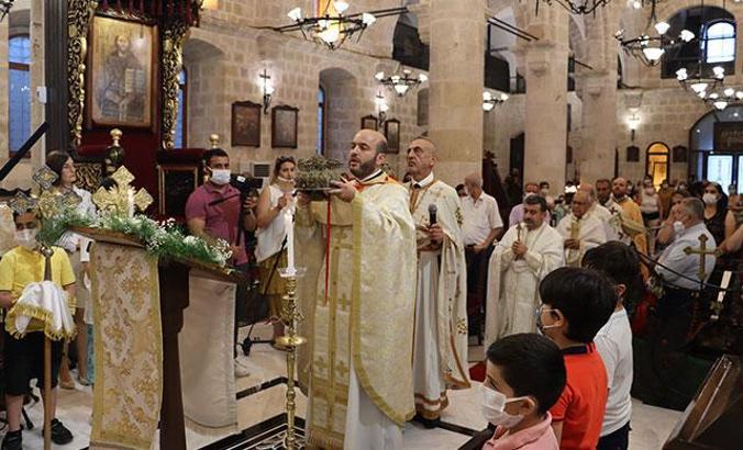 Hatay'da St. Pierre Aziz Petrus ve Pavlus Bayramı ayini