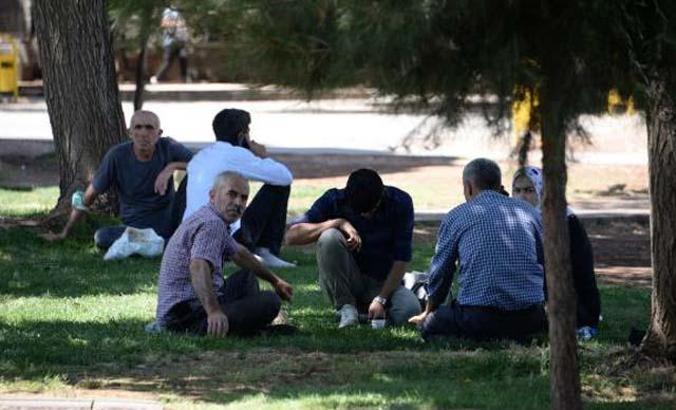 '50 yaş üzeri, güneşin en yoğun olduğu saatlerde dışarı çıkmamalı'