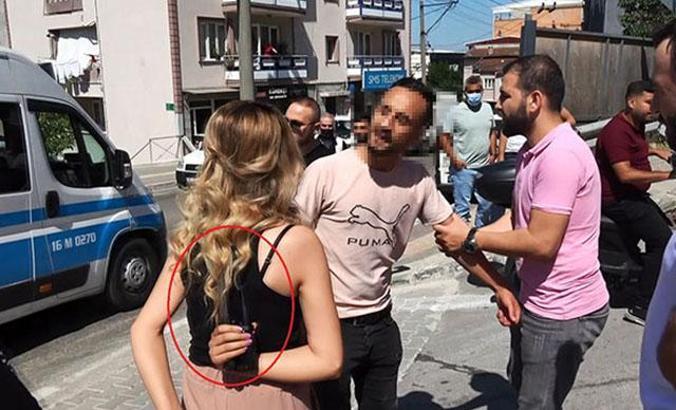 Kadına bıçaklı şiddeti DHA muhabirleri önledi