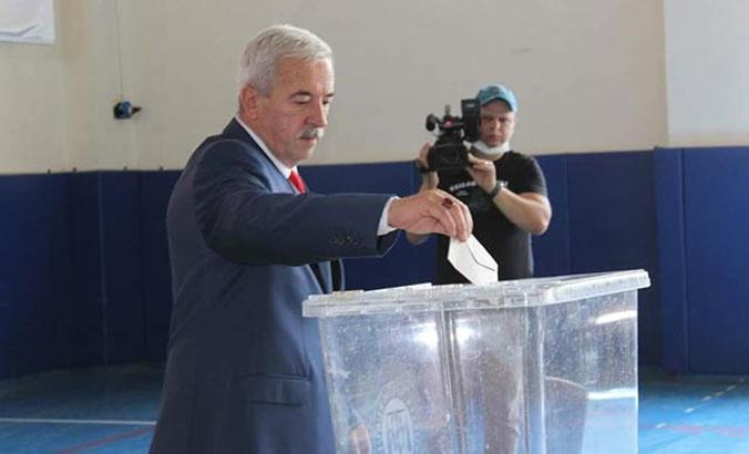 Erdek Belediye Başkanı CHP'li Burhan Karışık oldu