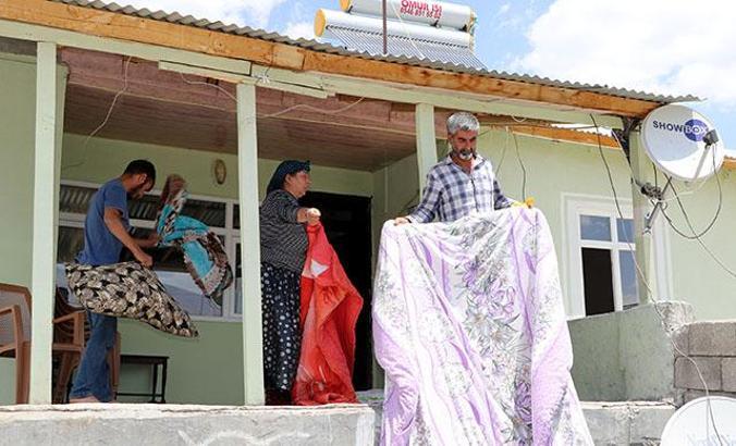 Van'da, mahalleyi bit ve pireler sardı