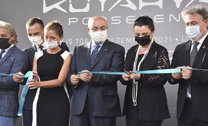 Kütahya Porselen mağazacılıktaki yeni konseptini İzmir'de hizmete sundu