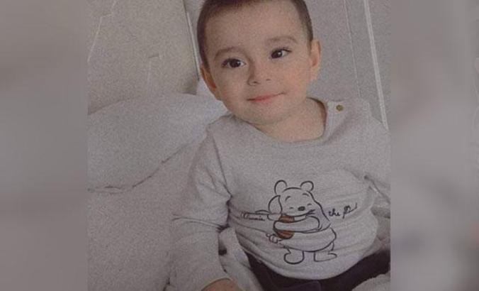Balkondan düşen 2,5 yaşındaki Mehmet, yaşam savaşını kaybetti