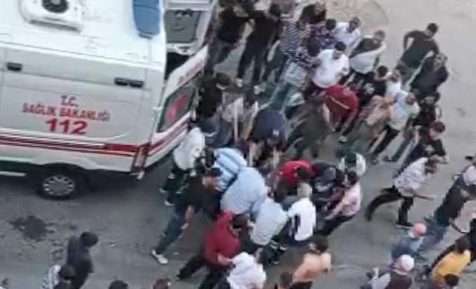 Sokak ortasında 'yasa dışı bahis' çatışması: 4 yaralı