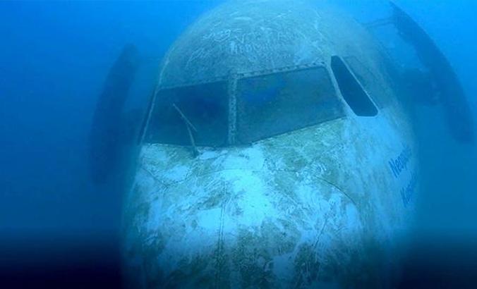 Kuşadası'nda uçak batığına yoğun ilgi