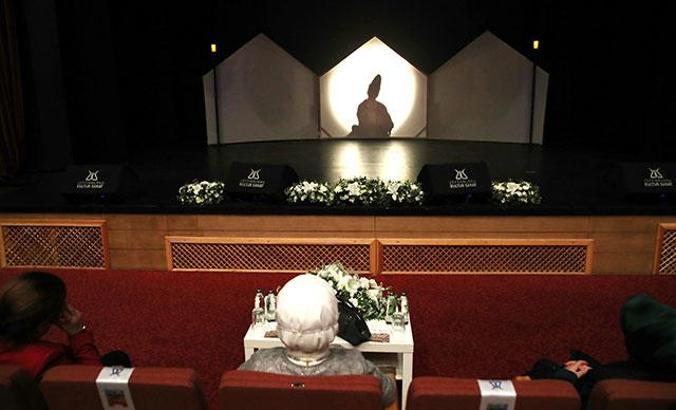 Emine Erdoğan 'Buğday Tanesi' tiyatro gösterisini izledi