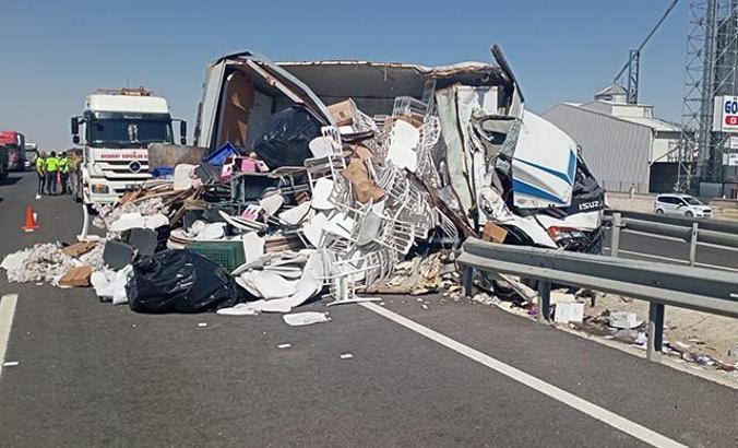 Kazadan kaçarken kaza yaptı: 2'si çocuk, 6 yaralı