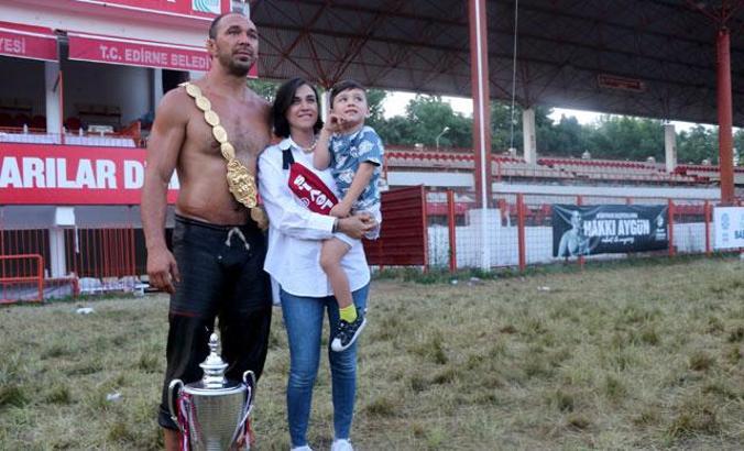 Başpehlivan Ali Gürbüz, 'hamam' ritüelini bozmadı