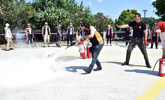 Beşiktaş’ta gönüllülere ‘Arama Kurtarma ve Yangın Eğitimi’ verildi