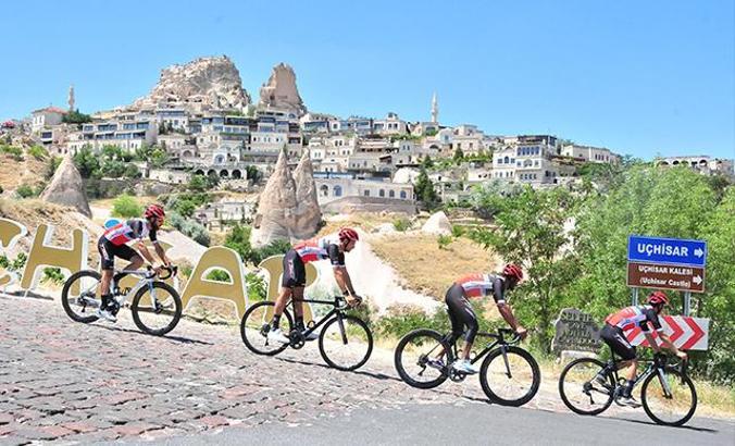 Malezyalı bisikletçiler, Kapadokya’da pedal çevirdi