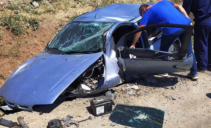 Bitlis'te takla atan otomobildeki baba ve 3 çocuğu yaralandı