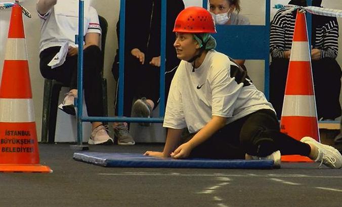Zabıta olmak isteyen kadın adaylar, zorlu parkurda ter döktü