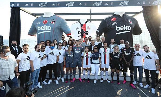 Beşiktaş'ın yeni sezon formaları tanıtıldı