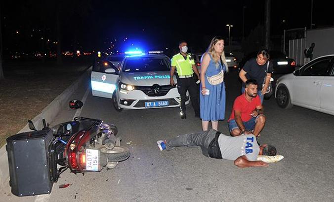 Yardım için durduğu kazazede, ağabeyi çıktı