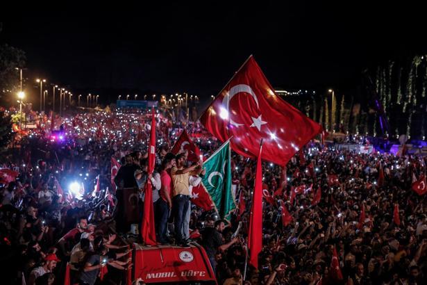 Türkiye’de darbelerin sosyo-politiği panelle ele alındı