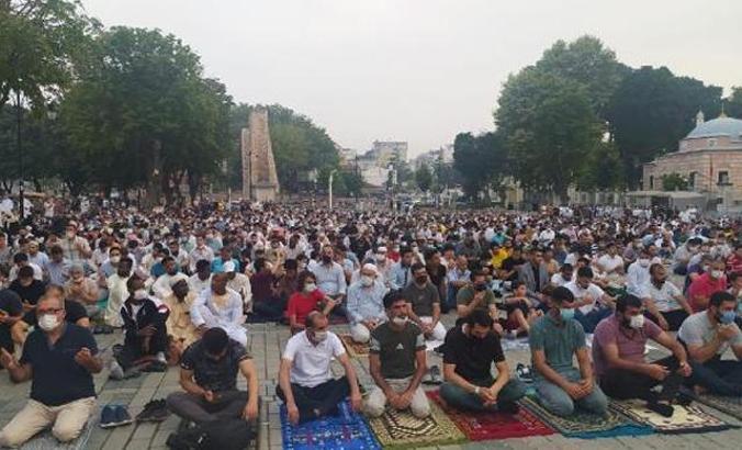 Ayasofya Camii'nde bayram namazı kılındı