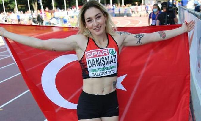 Rekortmen atlet Tuğba Danışmaz: Zor günlerimde kimse yanımda olmadı