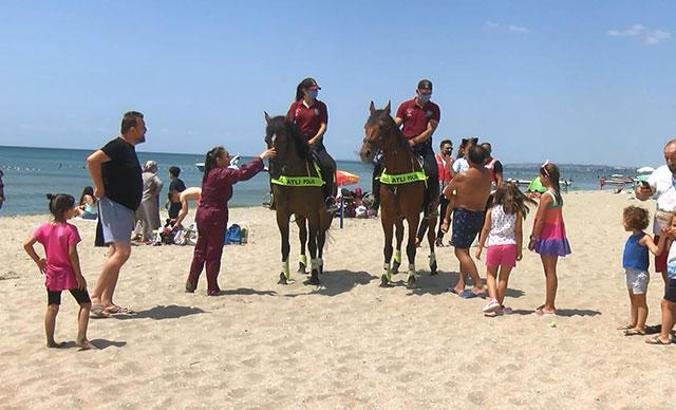 Kumburgaz Plajı'nda atlı birliklerden denetim