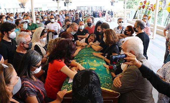 Tiyatro sanatçısı Turgay Yıldız, son yolculuğuna uğurlandı