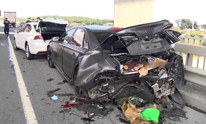 Eyüpsultan'da zincirleme trafik kazasında 4 kişi yaralandı