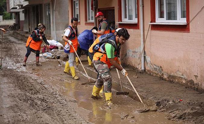 Rize ve Artvin’de selin izleri siliniyor, kayıp 3 kişi aranıyor