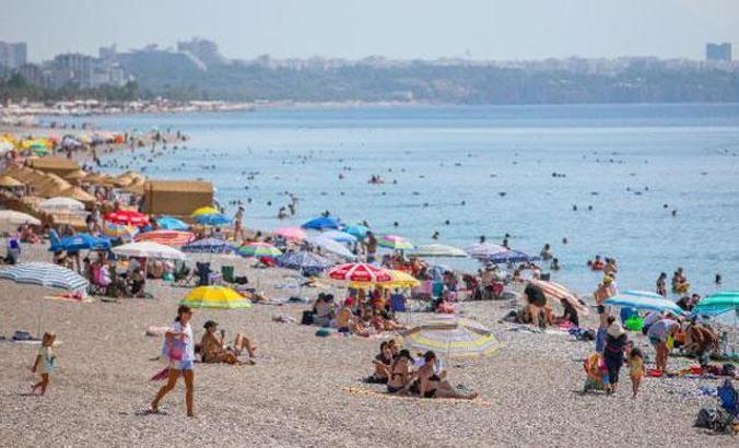 Antalya'ya gelen turist sayısı 3 milyonu geçti
