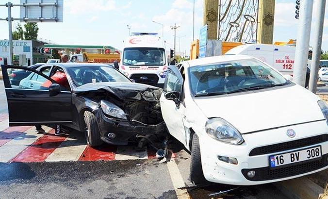 Hastane dönüşü kaza: 6 yaralı