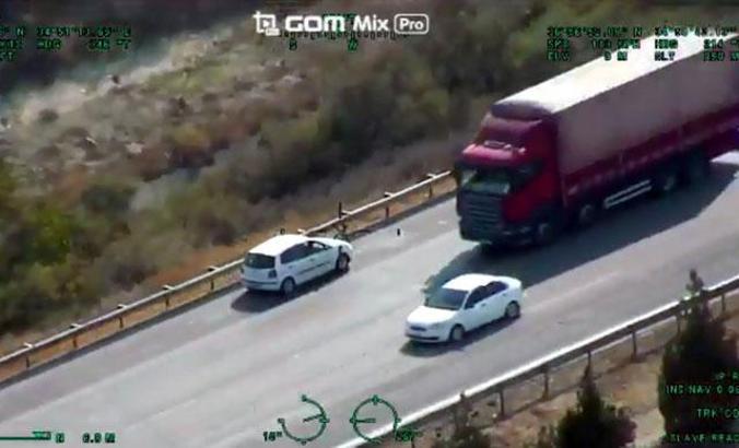 Otoyolda ters yöndeki araçlar, polis helikopteriyle tespit edildi