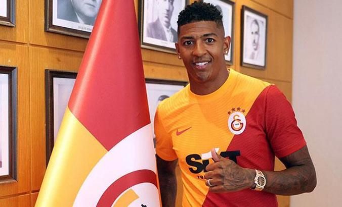 Galatasaray, Van Aanholt'u açıkladı