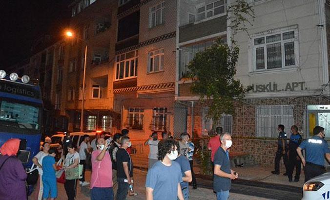 Sultangazi'de iki bina çökme riski nedeniyle boşaltıldı