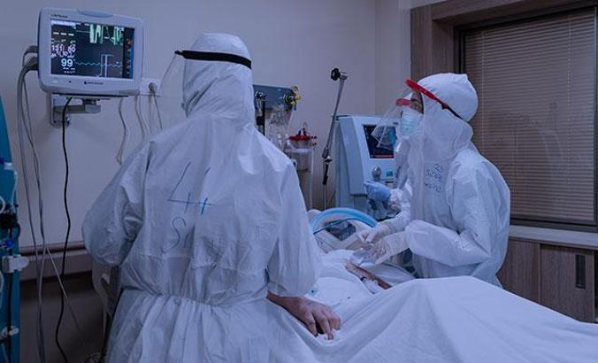 Koronavirüs salgınında günlük vaka sayısı 22 bin 161 oldu