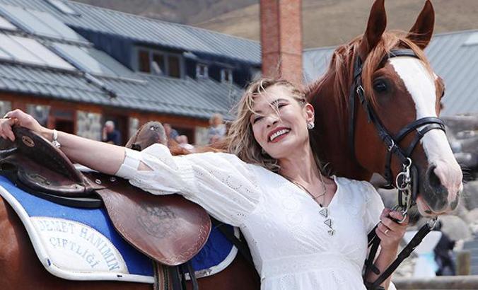 Kadın doktorun at sevgisi