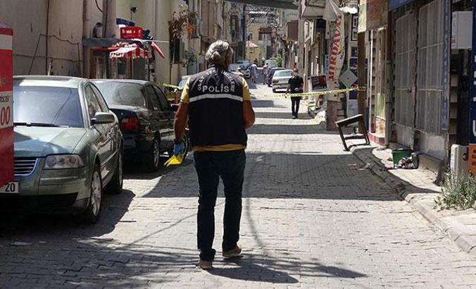 İzmir'de silahlı kavga: 3 yaralı