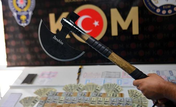 Tefecilerin iş yerinden ‘Turgut Alp baltası’ çıktı