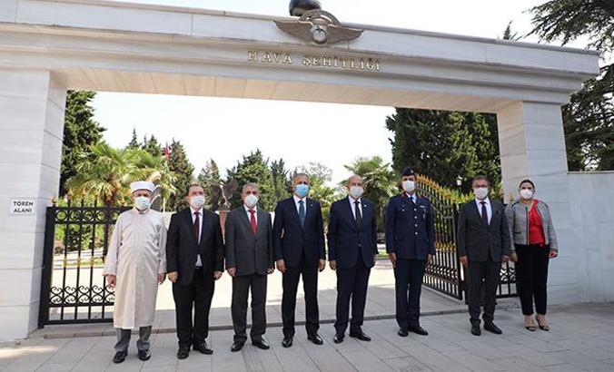 KKTC Cumhurbaşkanı Tatar’dan Kıbrıs Şehidi Cengiz Topel’in kabrine ziyaret
