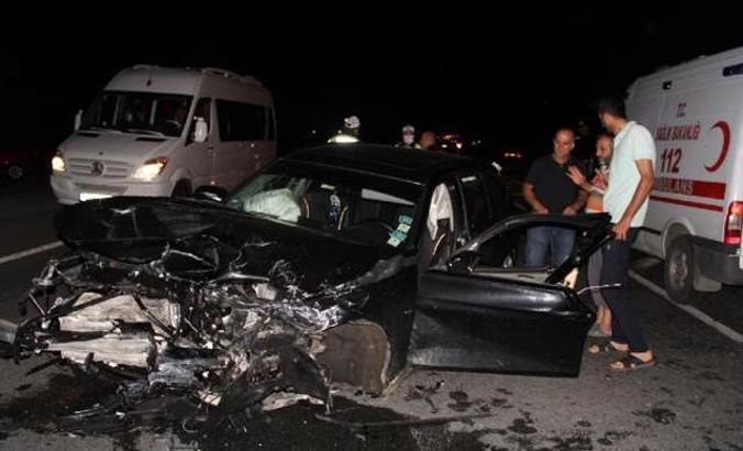 Erzincan'da iki otomobilin çarpıştığı kazada 10 aylık bebek öldü, 7 kişi yaralandı