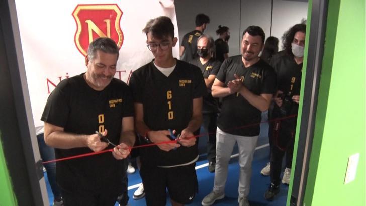 Olimpiyat şampiyonu Mete Gazoz adına spor salonu açıldı