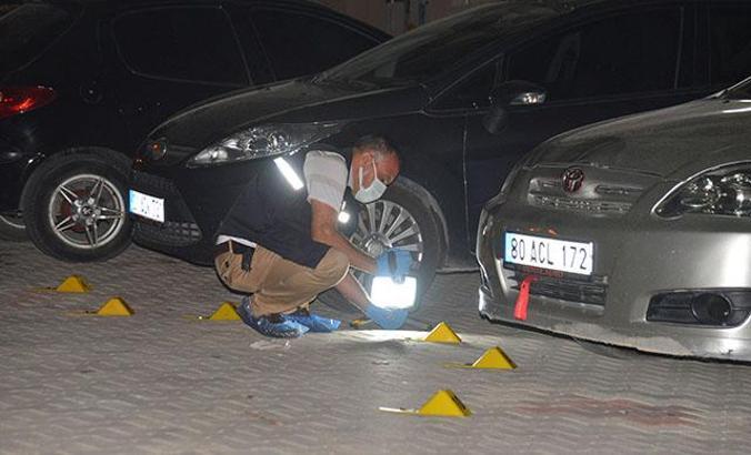 Evinin önünde pusuya düşürüp, tabancayla başından vurdular