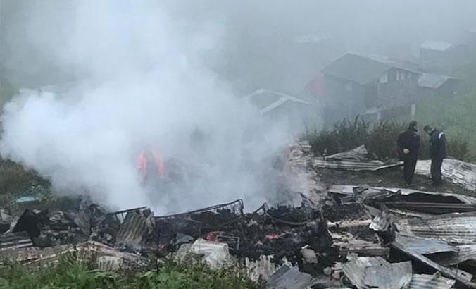 Yangında torununu kurtardı, kendisi alevlerin arasında kaldı