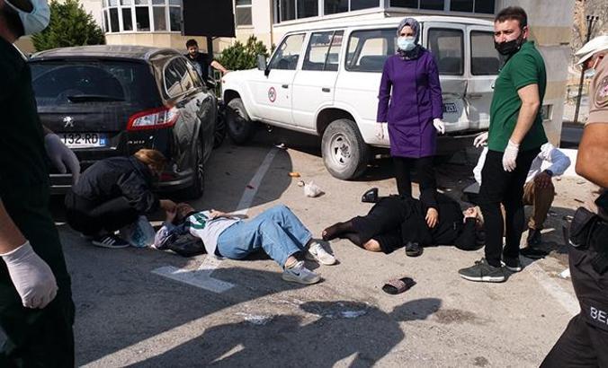 Malatya'da, hafif ticari aracın çarptığı 4 kişi yaralandı