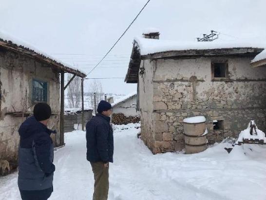 Dursunbey Belediye Başkanı: Deprem sonrası hasar tespit çalışmaları sürüyor (2)