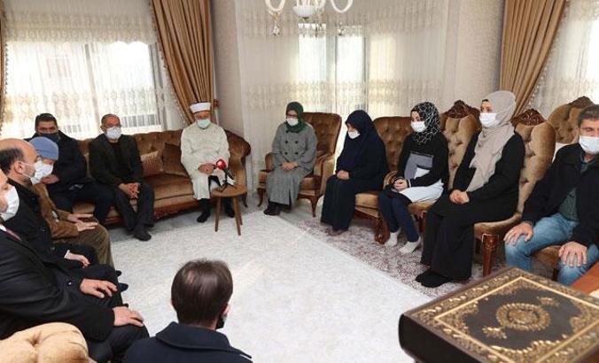 Diyanet İşleri Başkanı Erbaş'tan Başak Cengiz'in ailesine ziyaret