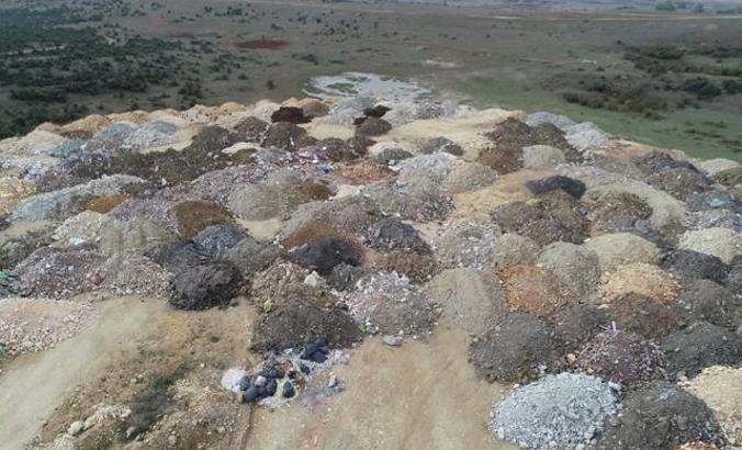 Arnavutköy'de kaçak hafriyat tepecikleri oluştu