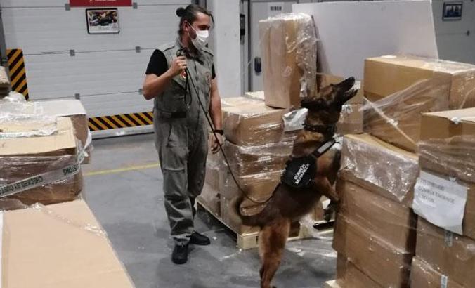 İstanbul Havalimanı'nda operasyon: Uyuşturucu yapımında kullanılan 4,3 ton madde ele geçirildi