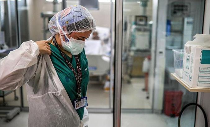 Uzmanlar 'Omicron baskın hale gelebilir' dedi, tarih verdi