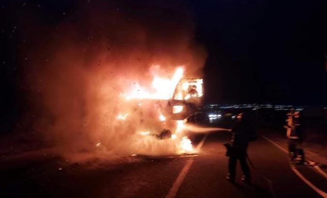 Tekirdağ'da 2 araç, alev alev yandı