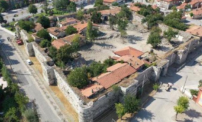 Tarihi Çorum Kalesi'nde yeni katmanlara ulaşıldı