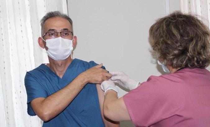 TURKOVAC, hatırlatma dozu olarak Denizli'de ilk gönüllüye uygulandı